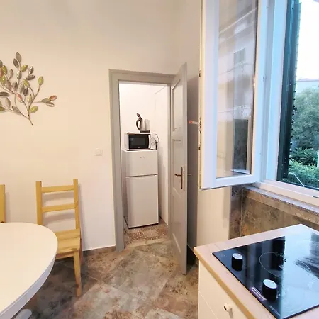 Bright And Colourful Luce -sandy Apartment Split