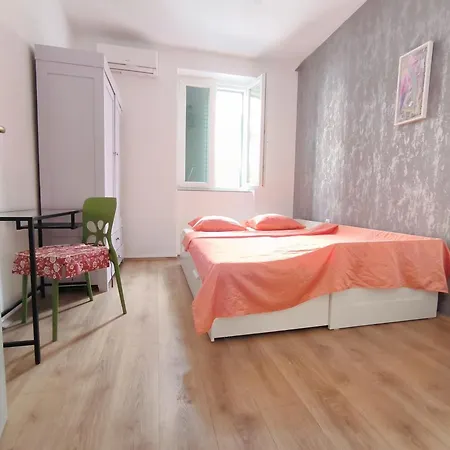 Apartment Bright And Colourful Luce -sandy