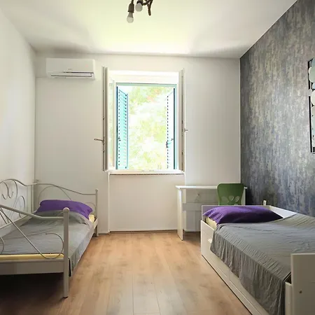 Bright And Colourful Luce -sandy Апартаменти *