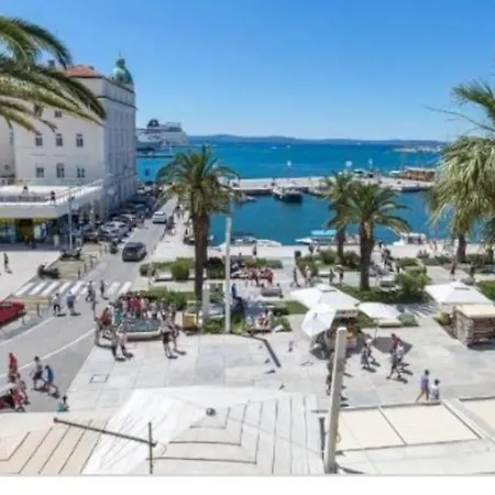 Bright And Colourful Luce -sandy