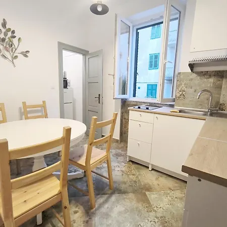 Bright And Colourful Luce -sandy